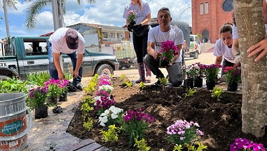 Amor por Anserma fue el nombre de la campaña que el alcalde, Ómar Andrés Reina, convocó para los primeros 100 días de Administración. El pasado domingo ciudadanos, funcionarios y líderes comunitarios limpiaron espacios públicos, recogieron basuras, mejoraron áreas verdes y jardines, le hicieron mantenimiento a áreas afectadas por humedades. Quieren replicar la labor en los barrios.