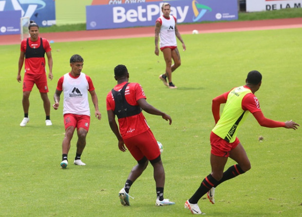 Por solicitud de la Dimayor y Win, hoy a las 6:30 de la tarde, ya no a las 8:20 de la noche como estaba programado, será el primer partido del Once Caldas en el Palogrande de Manizales y la segunda fecha en la Liga BetPlay II 2024. Se enfrentará a Águilas Doradas. El Blanco inicia con cinco nuevos jugadores. Su primer partido fue el lunes, que ganó 1-0 a Boyacá Chicó.