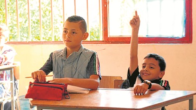 Los alumnos de las instituciones educativas oficiales de Caldas terminaron su periodo de vacaciones de fin de año y regresan hoy a clases para un nuevo año lectivo, igual lo empiezan a hacer algunos planteles privados y las universidades. Con ello, la ciudad comienza a retomar su dinámica normal y cotidianidad.