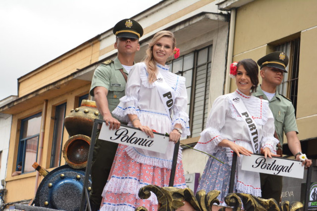 Polonia se incorporó ayer a las actividades, pues no fue a la Reserva de Río Blanco porque su avión no pudo aterrizar por el mal tiempo.