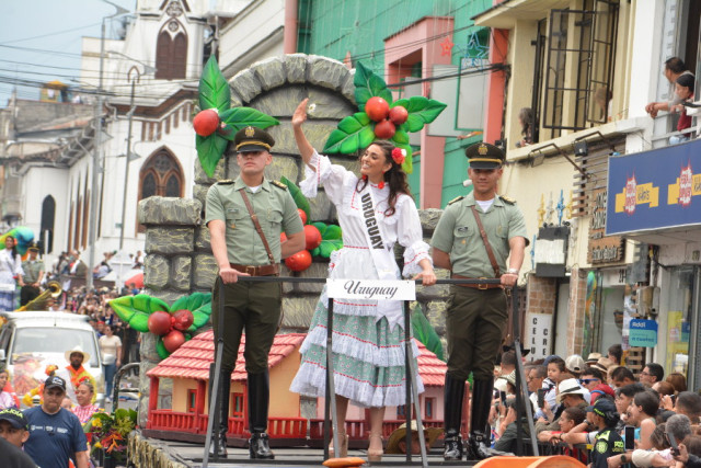 Uruguay siempre se mostró alegre durante el recorrido que demoró tres horas.