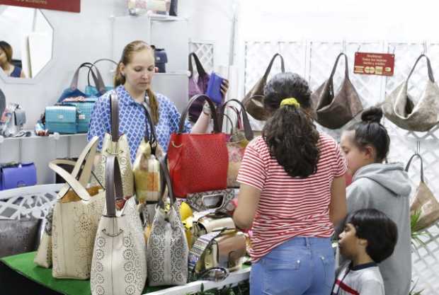 Productos nacionales e internacionales y en distintos materiales podrá observar el visitante.