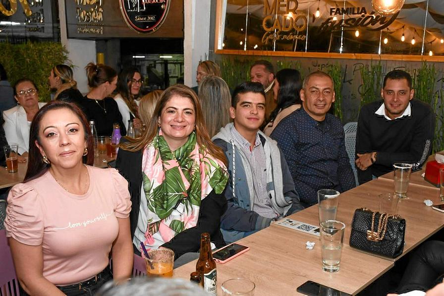 Marcela Bedoya, Paula Toro, Francisco Flórez, Luis Eduardo Chica y Jeisson Aristizábal.