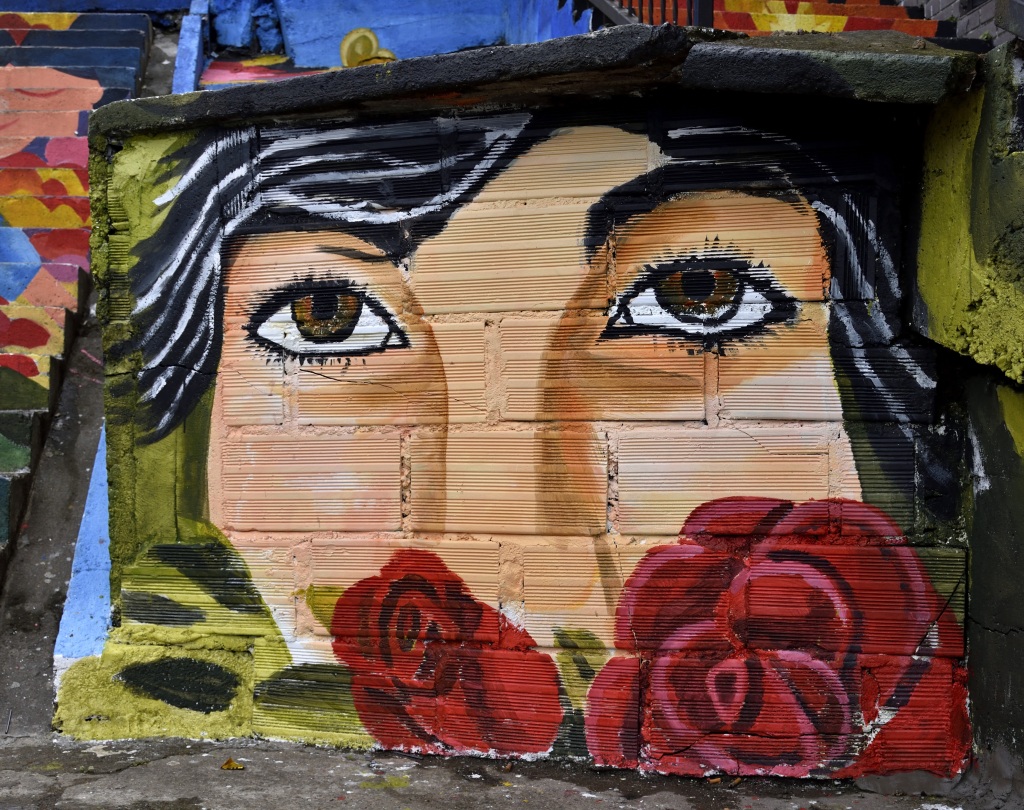Detalles del mural de las escaleras del barrio Palenque