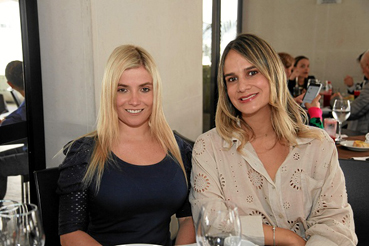 Juliana Arango Castro y Valentina Callejas Castro disfrutaron de un almuerzo en el Club Manizales Cable.