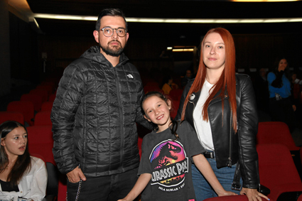 Carlos Alzate, Niña Antonia Alzate y Erika Jaramillo.