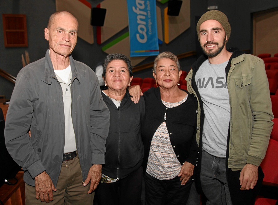 Silvio Hurtado, Socorro Alzate, Olga Alzate y Julián Andrés Hurtado.