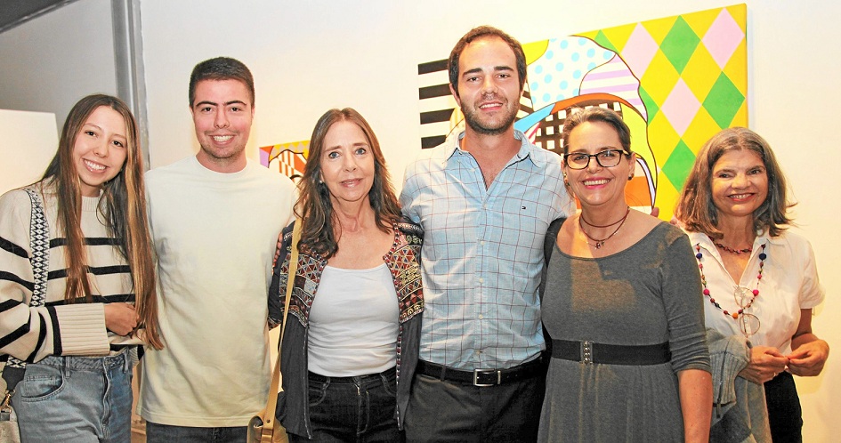 Daniela Estrada, Andrés Estrada, Mónica Londoño, Bruno Ángel, María Clara Alzate y Luz Elena Naranjo.