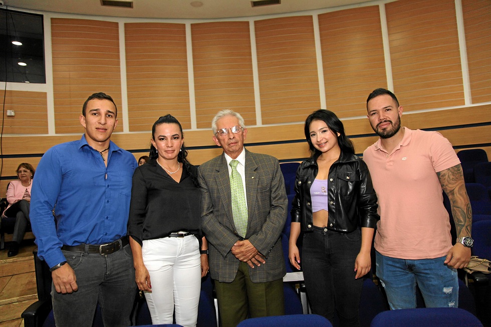 José Ciro, Paula Andrea Ciro, Germán Hoyos Salazar, Daniela Ospina y Andrés Montoya.
