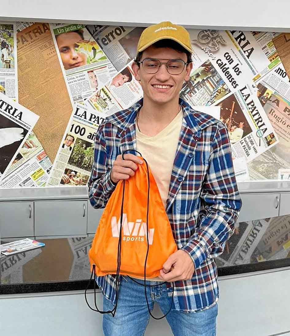 Santiago Soto se enteró del concurso porque sigue el Informativo de la mañana de LA PATRIA Radio. Le parecieron difíciles las preguntas del concurso, pero pudo ganar pases dobles para el partido.