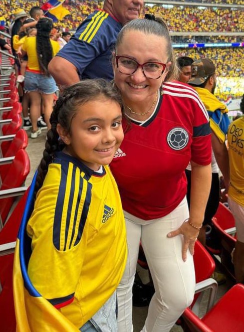 Victoria Quintero y su nieta Martina Berrío.