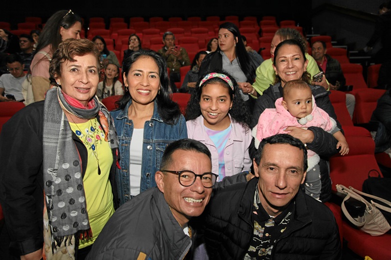 Nelsa Salguero, Sandra Mónica Sánchez, Ana Lucía Escobar, Yury Pérez, Esperanza Grajales, Diego Valenzuela y Argemiro Pérez.