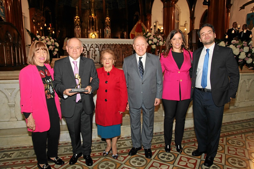 Cecilia Espinel, José Fernando Reyes Cuartas, Ligia Cuartas, Alberto Rojas, Martha Hincapié y David Reyes.