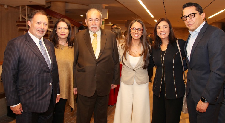 Nicolás Yepes, Luisa Fernanda Morales, Carlos Darío Barrera, Lorena Bermeo, Gloria Ortiz, y Ramiro Escandón.