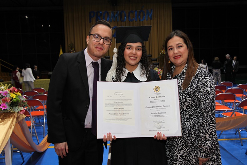 Javier Francisco Cárdenas, Orianna Claret Gómez Contreras y Nancy Contreras.