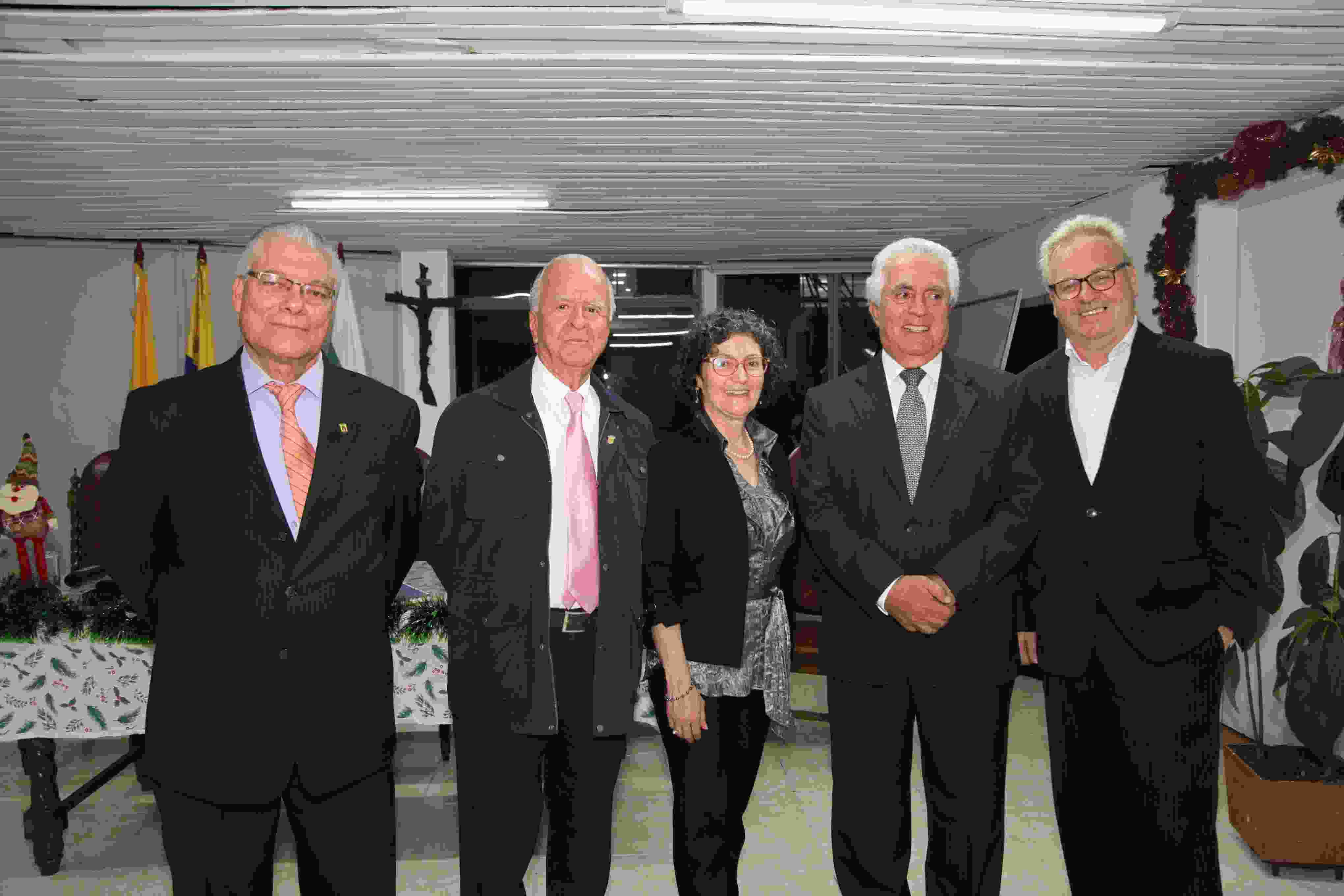 Antonio Franklin Muñoz, Hernán Estrada, Flavia Torres, Guillermo Trujullo y Pedro Felipe Hoyos.