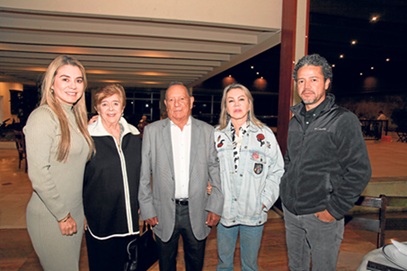 Fotos | Argemiro Idárraga | LA PATRIA Aura Rivera Giraldo, Inés Giraldo de Rivera, Víctor Manuel Rivera Pinilla, Liliana Ossa de González y Javier Flórez.