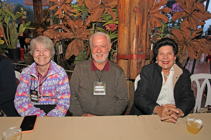 Eugenio Posada, Fernando Osorio y Rosita Greidingez.