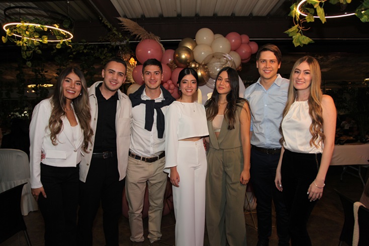 Manuela Chica, Juan José Murillo, Andrés Giraldo, Susana Rincón, María Fernanda Vélez, Juan Felipe Uribe y María José Valenzuela.