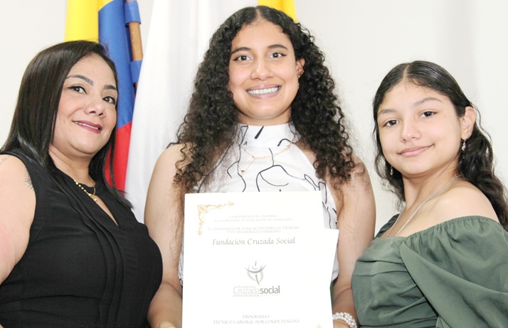 Laurenth María Luna, Johanna Luna y Ana Sophia Verna.
