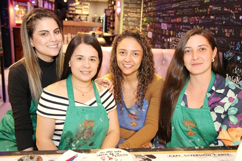 María José Mantilla, Diana Grajales Clavijo, la festejada; Érika Valencia y Camila Espinosa.