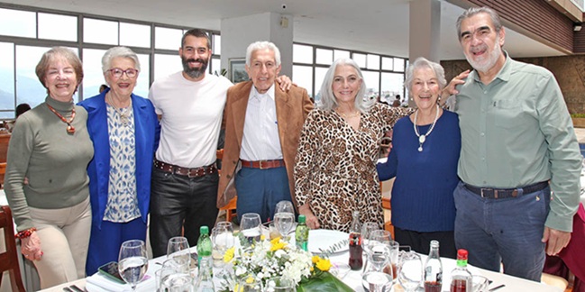 María Luisa Ocampo, Lina Ocampo, Gilberto Gómez, Esteban Ocampo, María Victoria Giraldo, Constanza Ocampo y Francisco Ignacio Ocampo.