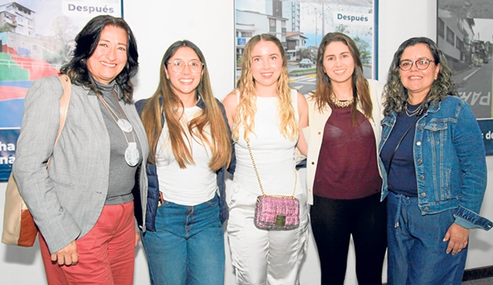 María Helena García, María Fernanda López, Mónica Lizarazo, Laura Díaz y Salua Nurad.
