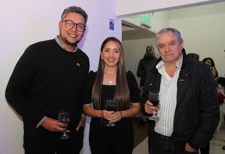 Javier Vallejo, Katherine Ramírez y Arley Gómez.