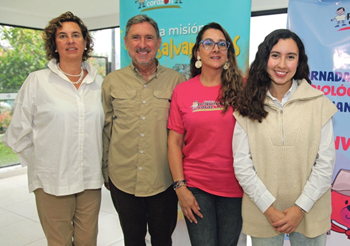 Adriana Adolphs Garzón, Juan Carlos Marulanda, Patricia Álvarez y Érika María Muñoz.