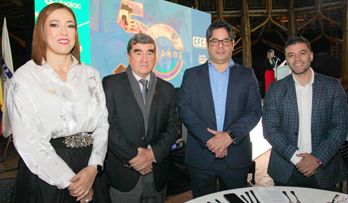 Angélica Orozco, gerente de Camacol Caldas; Felipe Calderón, presidente de la junta directiva de Camacol Caldas; Guillermo Herrera, presidente de Camacol Nacional; y Ronald Fabián Bonilla, gobernador encargado de Caldas.