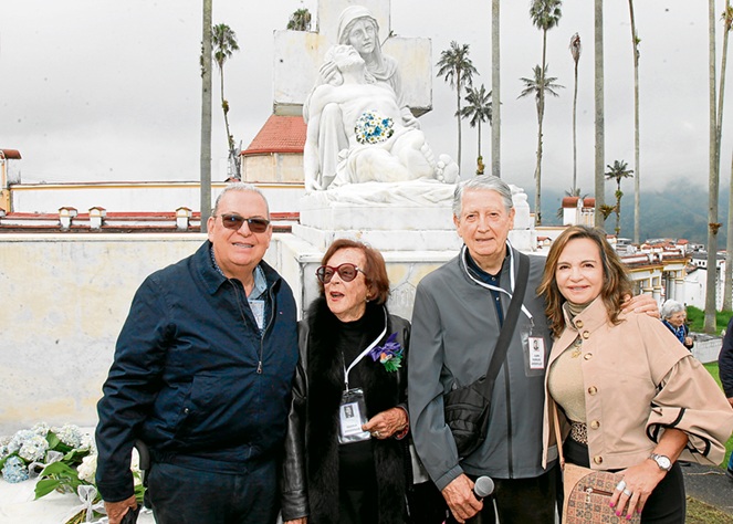 Juan Martín Hoyos, Gloria Jaramillo, María Isabel Suárez e Iván Manuel Jaramillo.