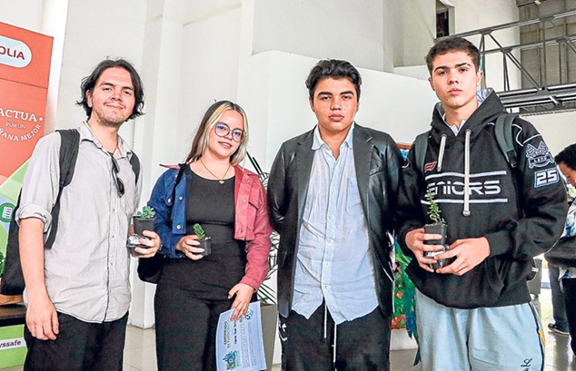 Samuel Leonardo Tabares, María José Betancourt, Juan Pablo Villegas y Thomás Ramírez.