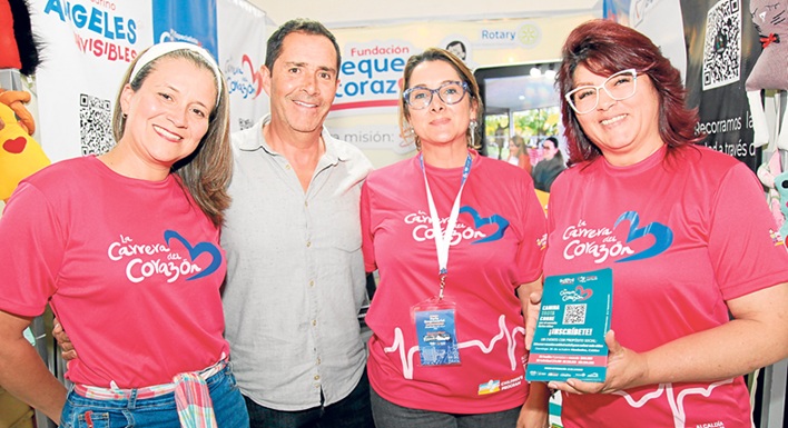 Gloria Elena Álvarez, Pablo Emilio González, Patricia Álvarez y Ángela María Ruíz.