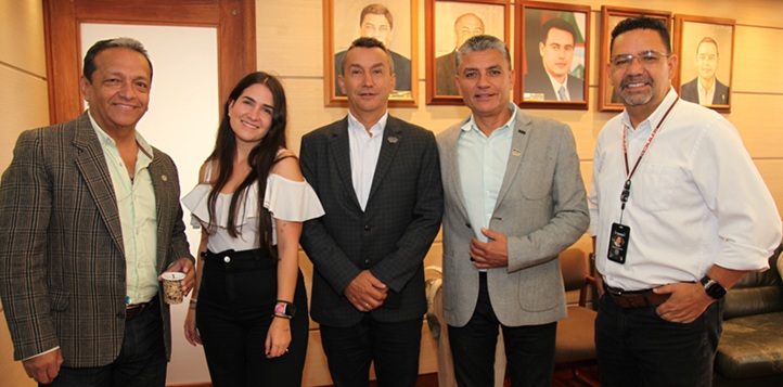 Fabián Giraldo, Valeria Hernández, Julio César Orozco, José Fernando Berrío y Diego Garzón.