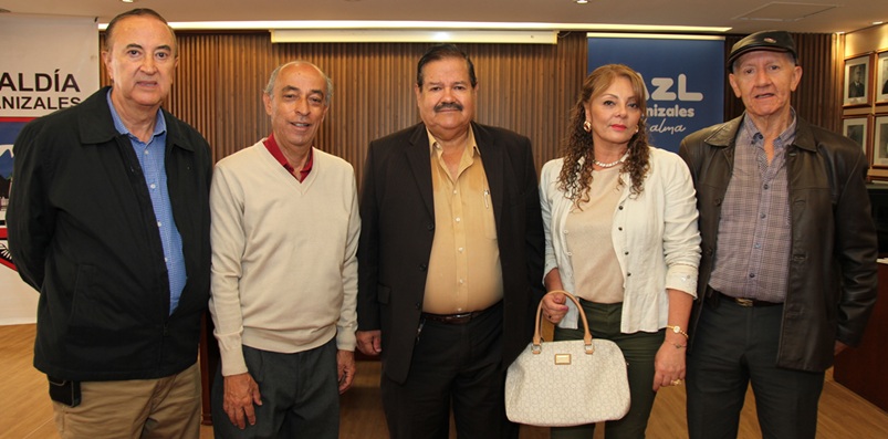 Guillermo León Valencia, Hernando Campuzano, Álvaro Álzate, Claudia Mejía y Silvio Valencia.