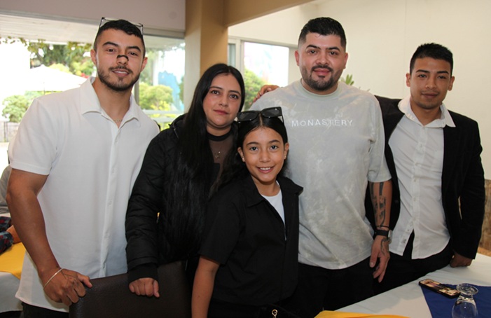 Andrés Castrillón, Thania Cañón, Vayolet Cañón, Daniel Mateo López y Daniel Henao.