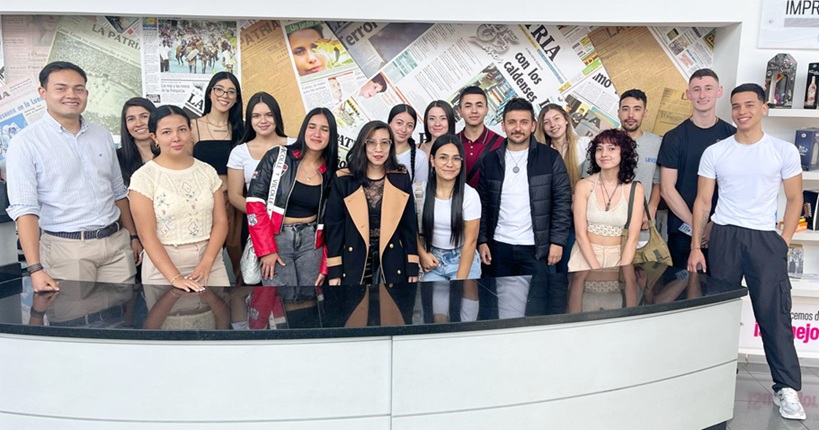 Unitécnica recorrió las instalaciones de LA PATRIA con sus alumnos.