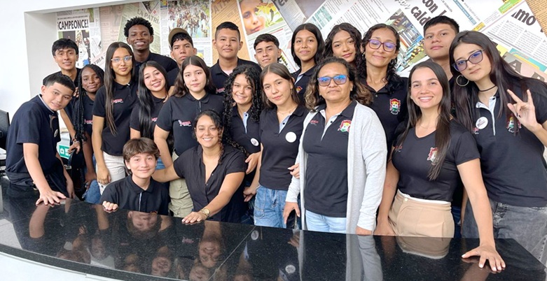 Estudiantes de la Institución Educativa Técnica Alfonso López (IETAL) de La Dorada.