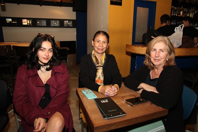 Ángela Gaviria, Gloria Clemencia Valencia y Gloria Del Carmen Tobón.