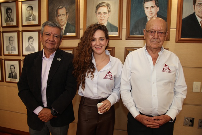 Carlos Humberto Orozco, Natalia Yepes y Virgilio Clavijo.