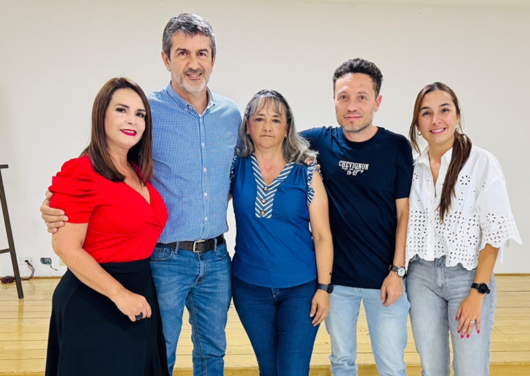Pilar Cardona, Santiago Villegas Yepes, Luz Stella Sánchez, Alexánder García y Laura Rivera.