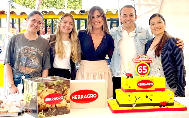 Luisa Fernanda Martínez, Paula Nataly Soto, Laura Benjumea, Abelardo Muñoz y Juliana Cardona.