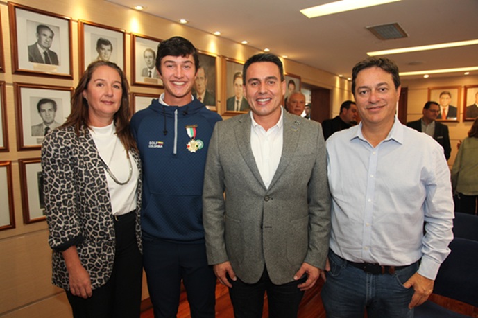Paula Jaramillo, Tomás Restrepo, Jorge Eduardo Rojas y Ernesto Restrepo.