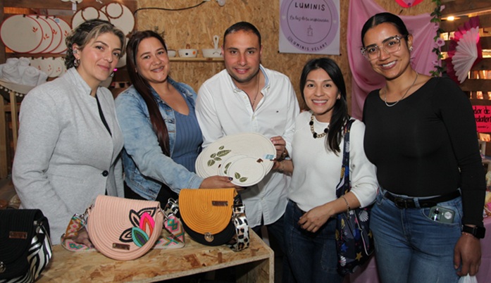 Claudia Ossa, Valentina García, Santiago Garcia, Ángela Quiñones y Karen Eliana Calderón.