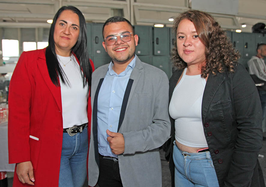 Paula Andrea Loaiza, Santiago Montoya y Estefanía Rojas.