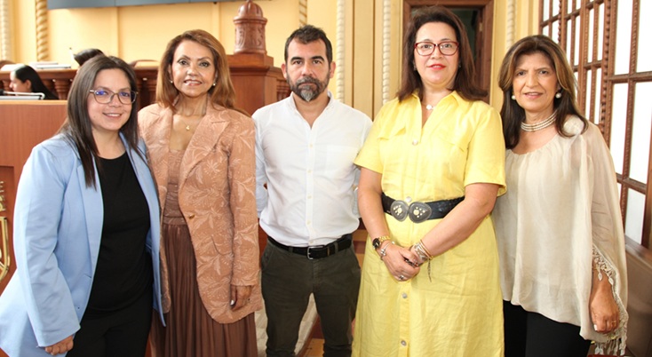 Diputada Viviana Zuluaga, Dora Inés Molina, Hernán Alberto Bedoya, presidente de la Asamblea de Caldas, María Isabel Gaviria, diputada, y Gloria Inés Echeverri.