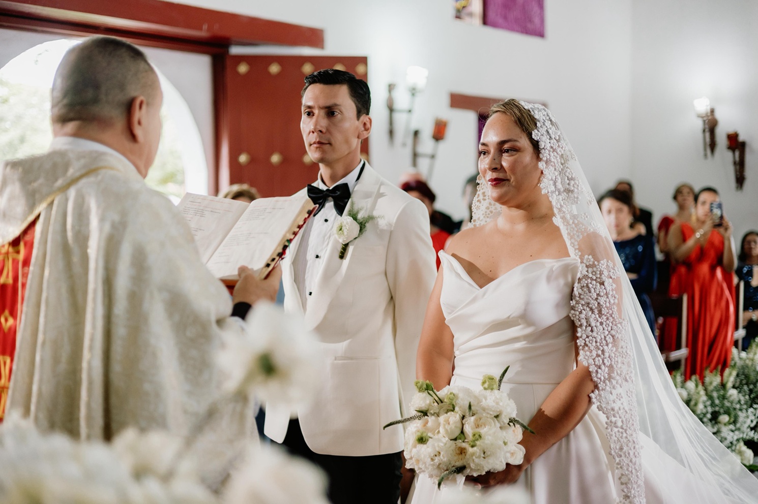 Los novios: José Arcila y Gina García.