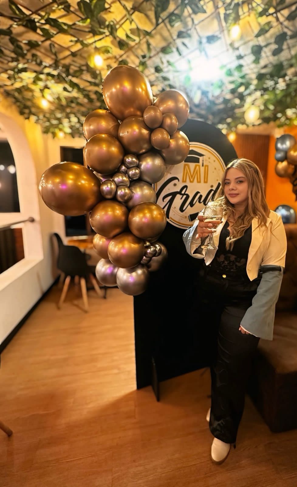 Johary Campuzano Gómez celebró su grado de Magíster en Administración de Negocios.