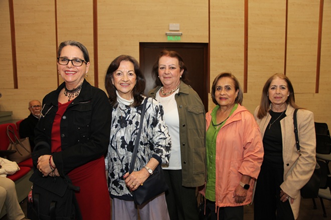 María Clara Alzate, Martha Lucía Londoño, Olga Clemencia Zuluaga, Martha Inés Urrego y Luz María Duque.