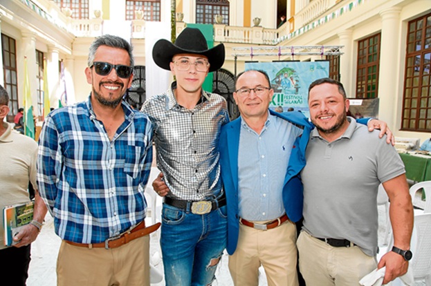 Juna Villareal, Jahir Álvarez, Julia Pérez y Wilson Pérez.